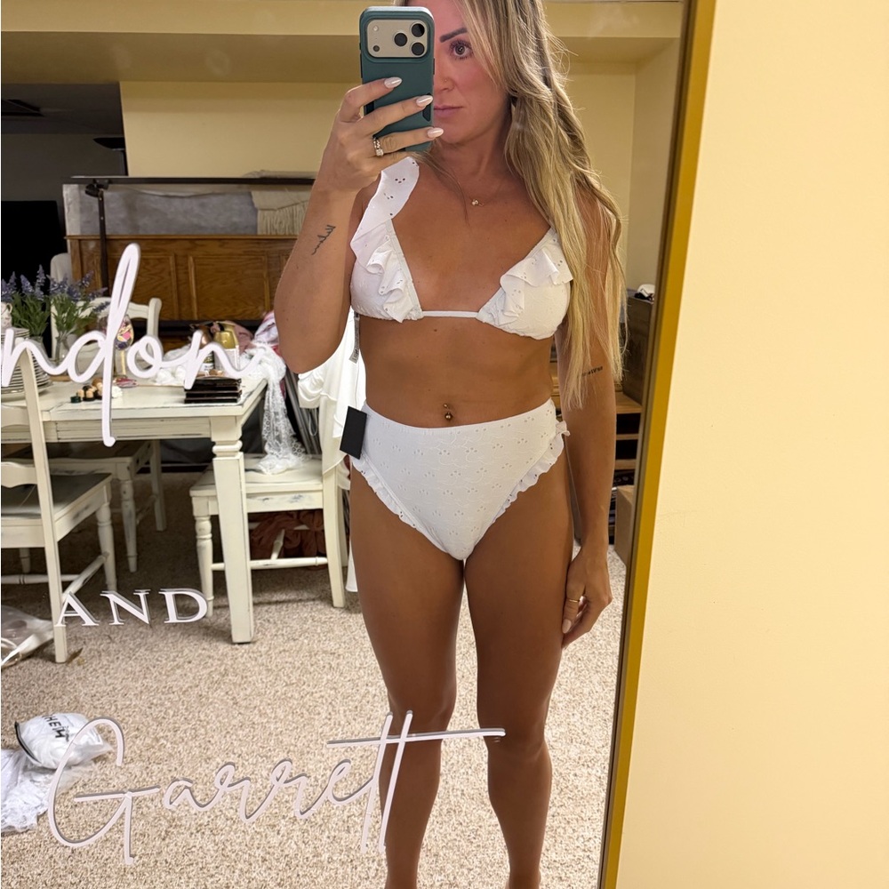 LuLus - White Ruffled Bikini Set